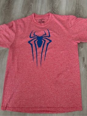 Amazing Spiderman Men's Red Graphic T-Shirt Size Medium